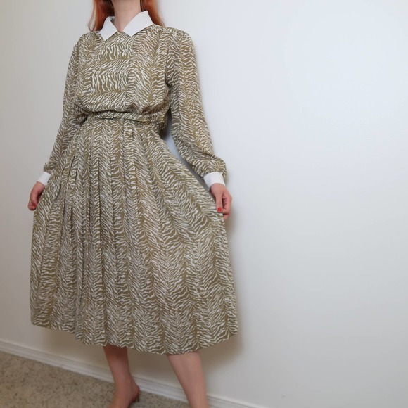 bgb ltd Dresses & Skirts - Vintage 90s tan white zebra midi shirt dress 10
